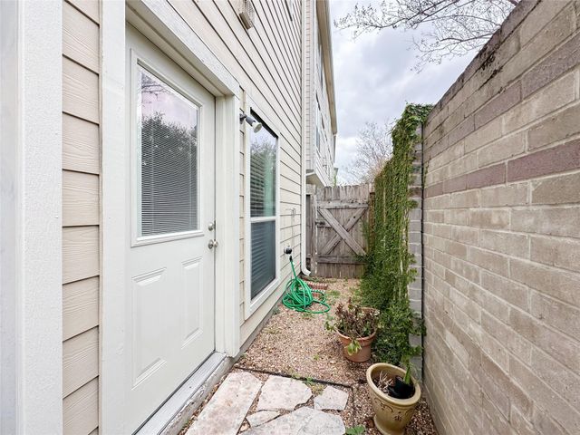 1727 Stacy Crest, Houston, TX 77008