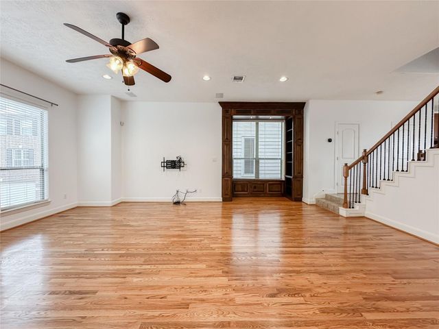 1727 Stacy Crest, Houston, TX 77008