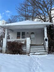1114 Christopher Street, Flint, MI 48503
