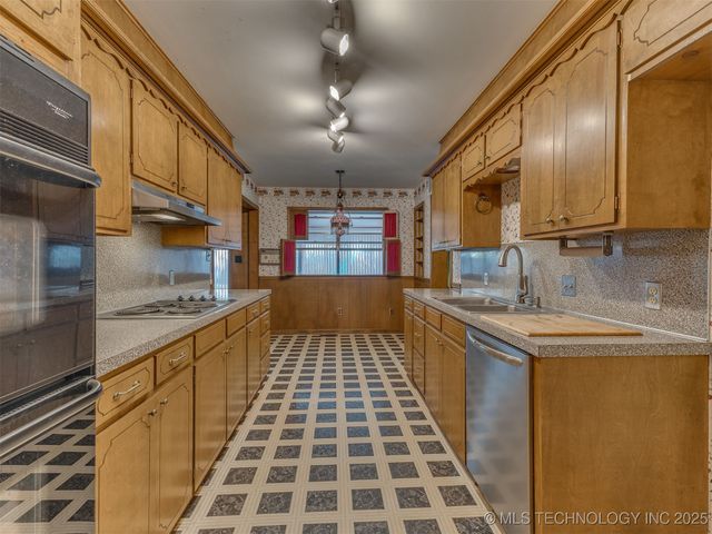 7508 E 53rd Street, Tulsa, OK 74145