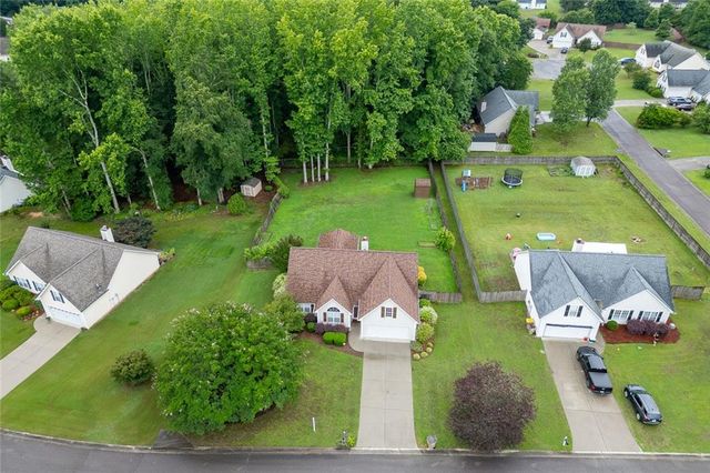 387 Joshua Way, Hoschton, GA 30548
