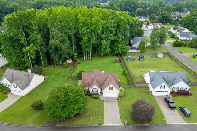 387 Joshua Way, Hoschton, GA 30548