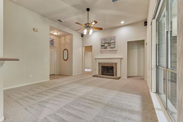 38 Tranquil Glade Place, The Woodlands, TX 77381