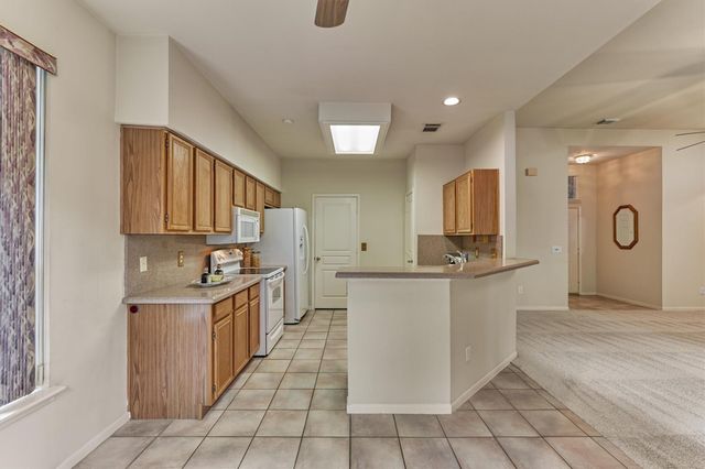 38 Tranquil Glade Place, The Woodlands, TX 77381