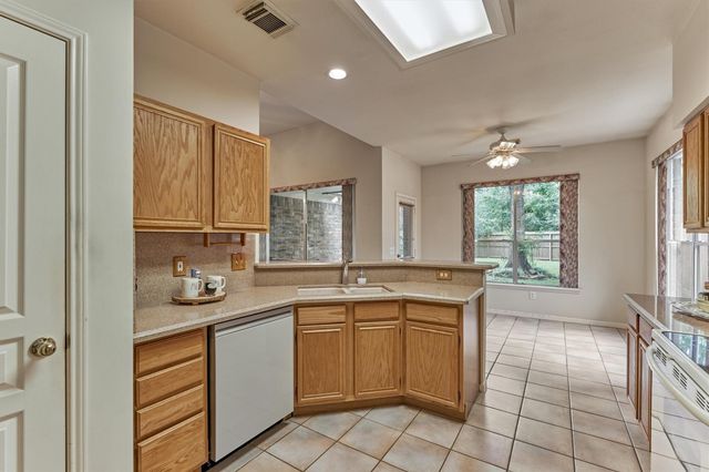 38 Tranquil Glade Place, The Woodlands, TX 77381