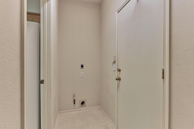 38 Tranquil Glade Place, The Woodlands, TX 77381