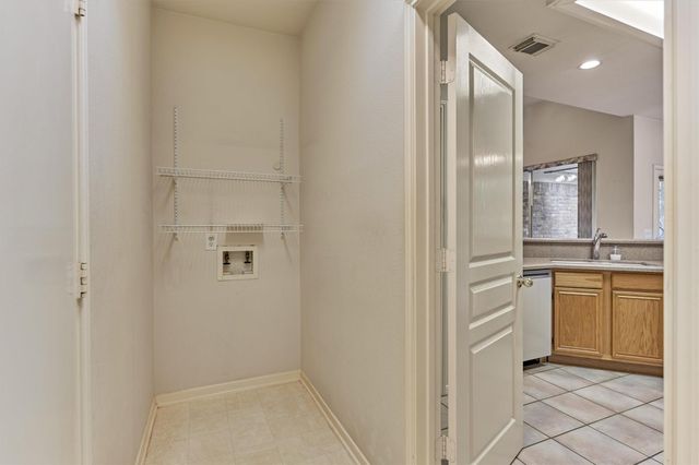 38 Tranquil Glade Place, The Woodlands, TX 77381