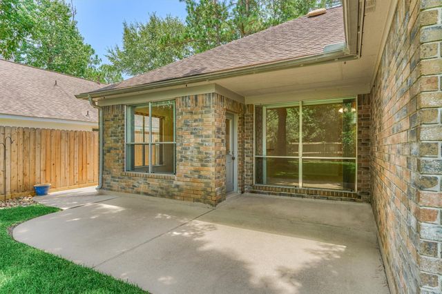 38 Tranquil Glade Place, The Woodlands, TX 77381