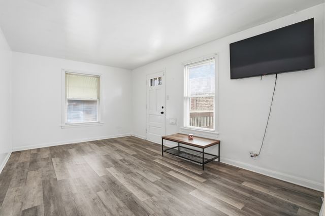 10941 S Avenue C, Chicago, IL 60617