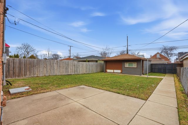 10941 S Avenue C, Chicago, IL 60617