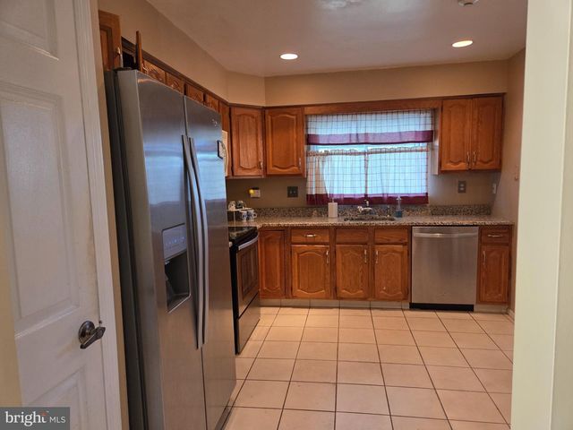 7 DANIEL WEBSTER AVE #B, Monroe Township, NJ 08831