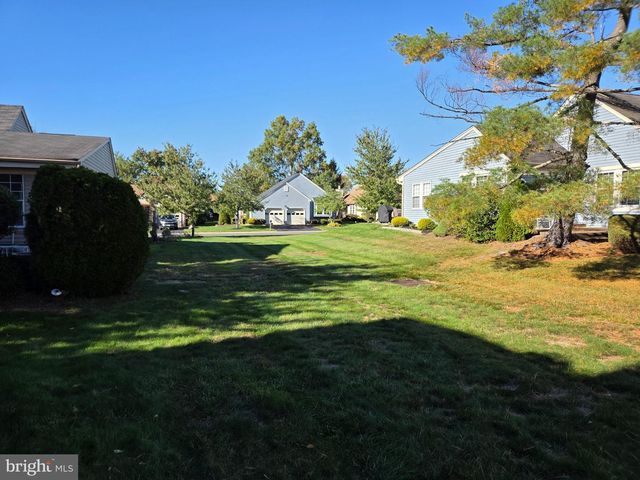 7 DANIEL WEBSTER AVE #B, Monroe Township, NJ 08831