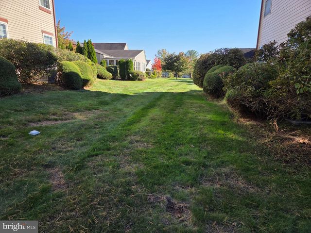 7 DANIEL WEBSTER AVE #B, Monroe Township, NJ 08831