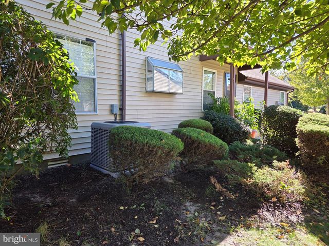 7 DANIEL WEBSTER AVE #B, Monroe Township, NJ 08831