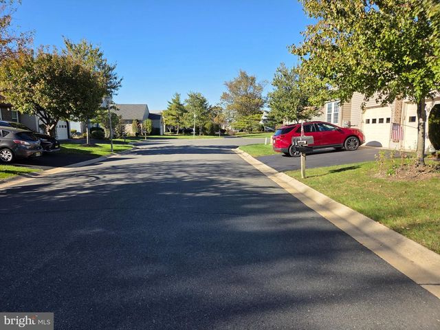 7 DANIEL WEBSTER AVE #B, Monroe Township, NJ 08831