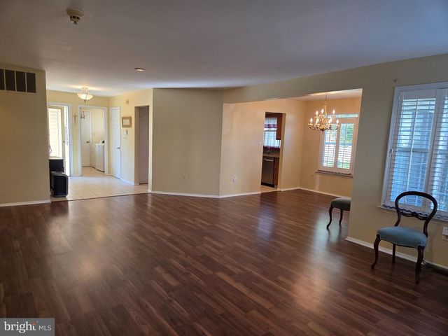 7 DANIEL WEBSTER AVE #B, Monroe Township, NJ 08831