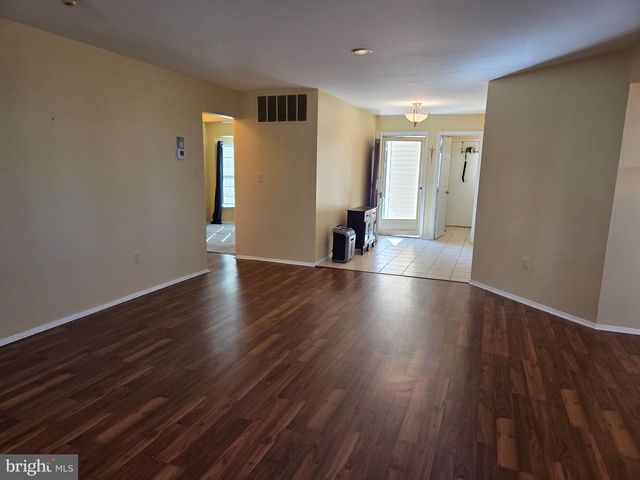 7 DANIEL WEBSTER AVE #B, Monroe Township, NJ 08831