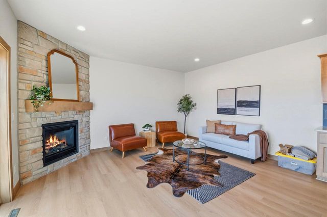 1849 LONDON ROAD, Green Bay, WI 54311