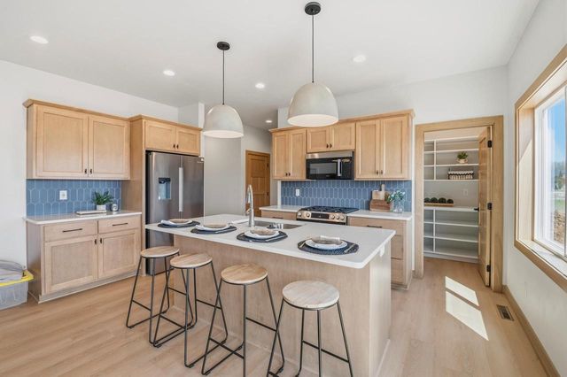 1849 LONDON ROAD, Green Bay, WI 54311