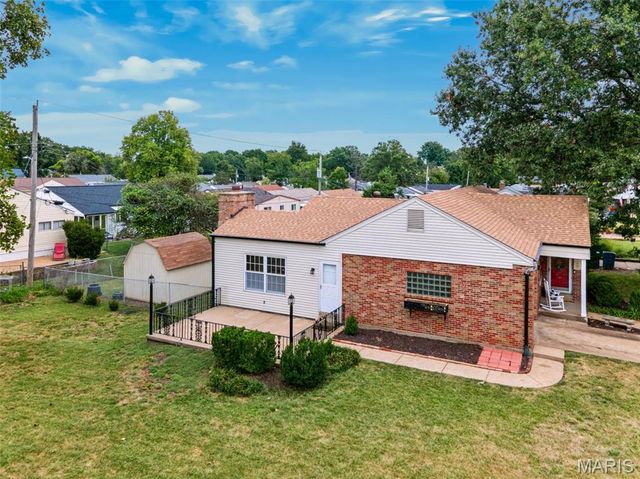6617 E Yorkshire Drive, Affton, MO 63123