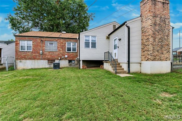 6617 E Yorkshire Drive, Affton, MO 63123