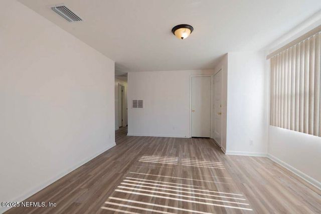 1749 MERIVALE Road S, Jacksonville, FL 32208