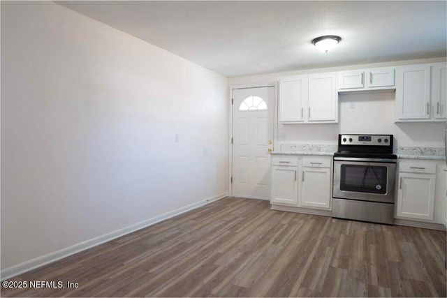 1749 MERIVALE Road S, Jacksonville, FL 32208