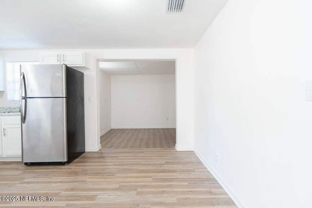 1749 MERIVALE Road S, Jacksonville, FL 32208