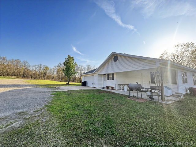 7840 W Wildflower Lane, Hulbert, OK 74441