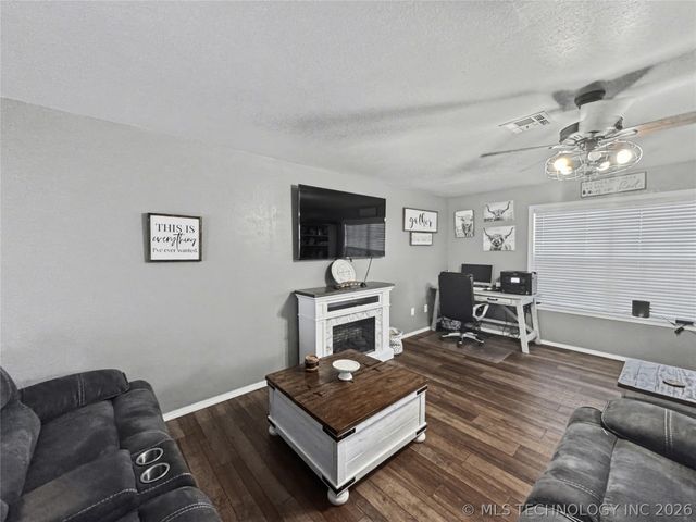 7840 W Wildflower Lane, Hulbert, OK 74441