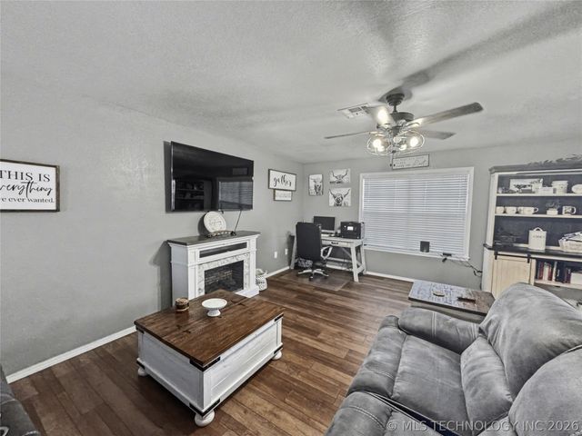 7840 W Wildflower Lane, Hulbert, OK 74441