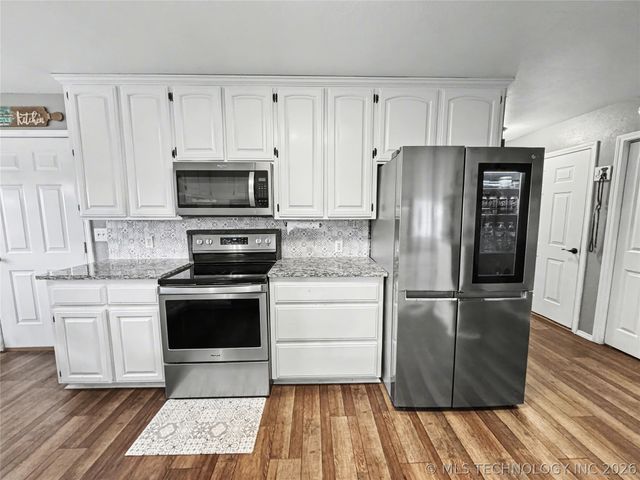 7840 W Wildflower Lane, Hulbert, OK 74441