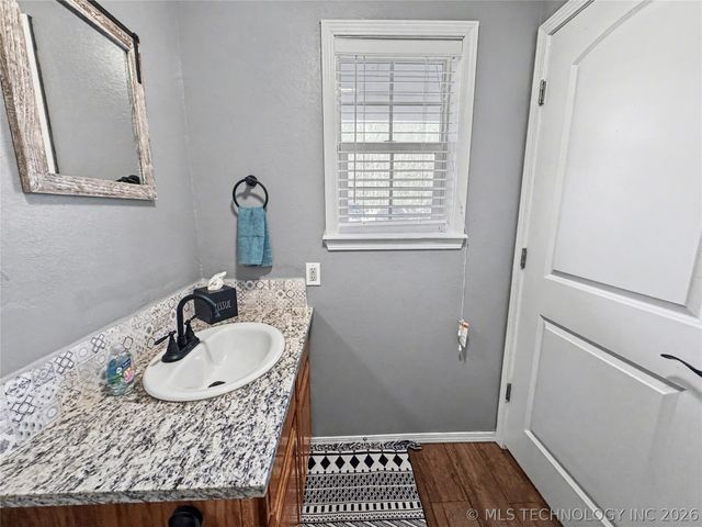 7840 W Wildflower Lane, Hulbert, OK 74441