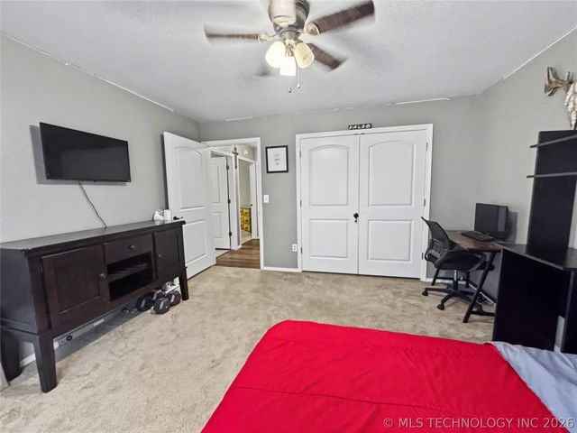 7840 W Wildflower Lane, Hulbert, OK 74441