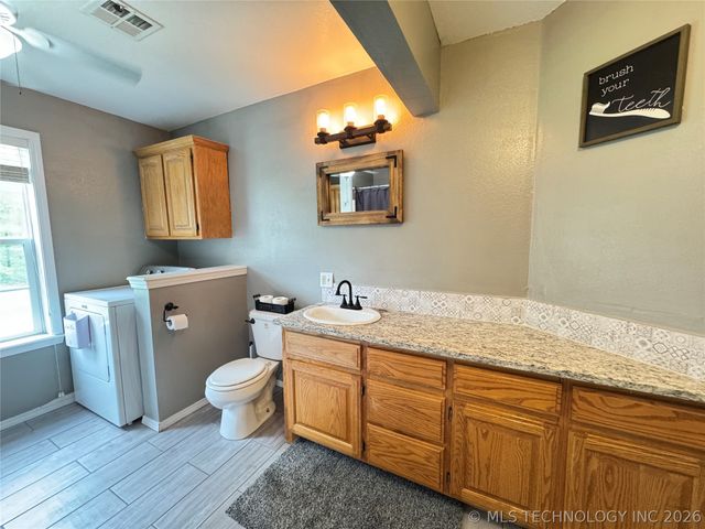 7840 W Wildflower Lane, Hulbert, OK 74441