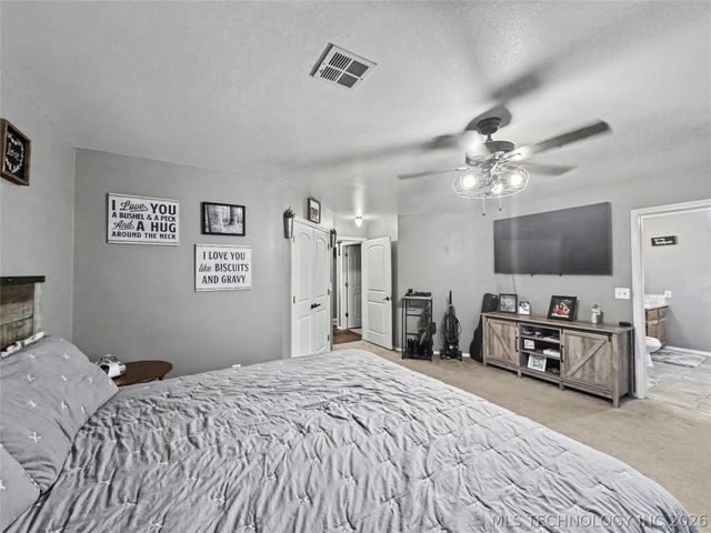 7840 W Wildflower Lane, Hulbert, OK 74441