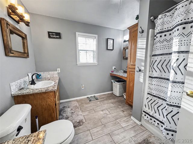 7840 W Wildflower Lane, Hulbert, OK 74441