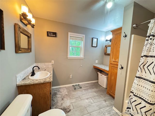 7840 W Wildflower Lane, Hulbert, OK 74441