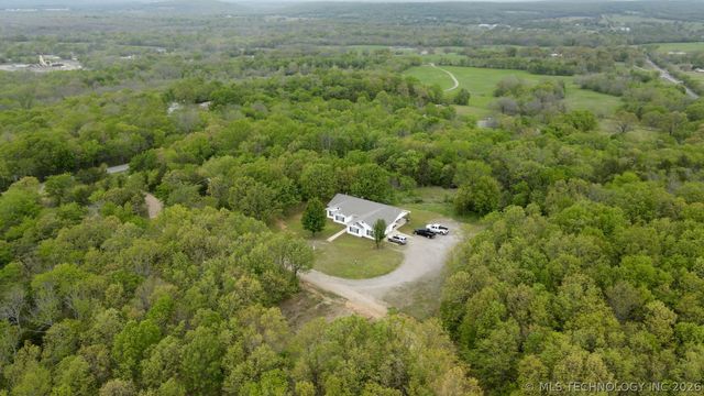 7840 W Wildflower Lane, Hulbert, OK 74441