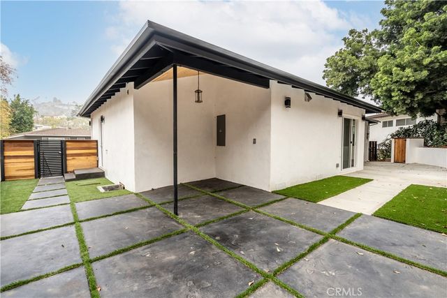 3362 Bellota, Los Angeles, CA 90027
