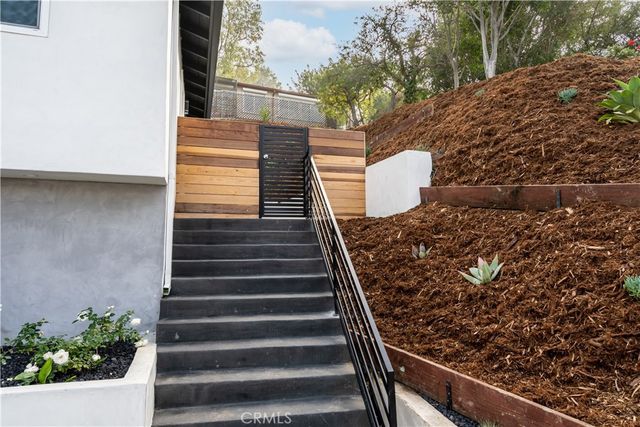 3362 Bellota, Los Angeles, CA 90027