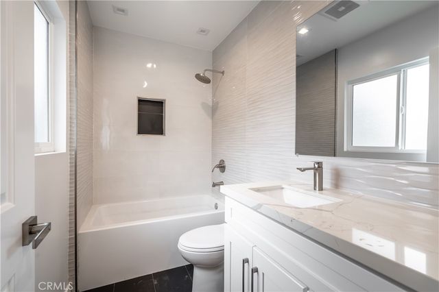 3362 Bellota, Los Angeles, CA 90027