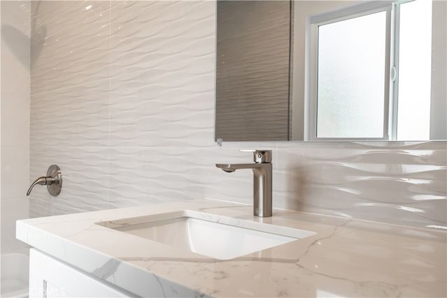 3362 Bellota, Los Angeles, CA 90027