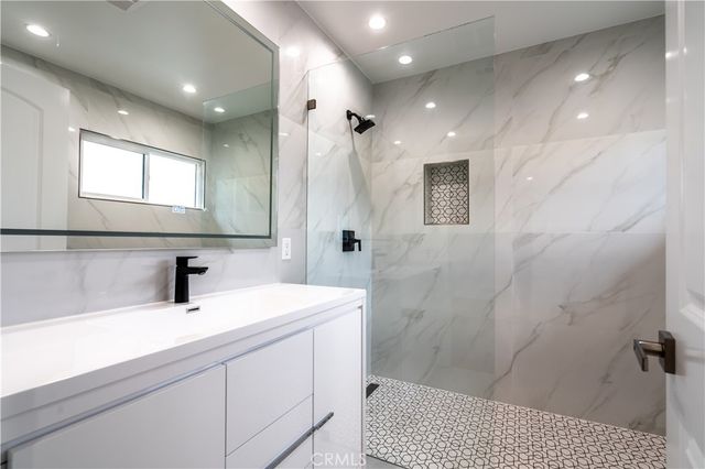 3362 Bellota, Los Angeles, CA 90027