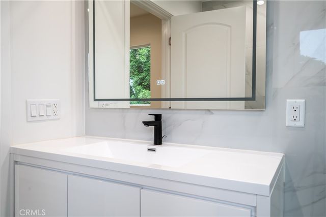 3362 Bellota, Los Angeles, CA 90027