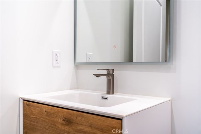 3362 Bellota, Los Angeles, CA 90027