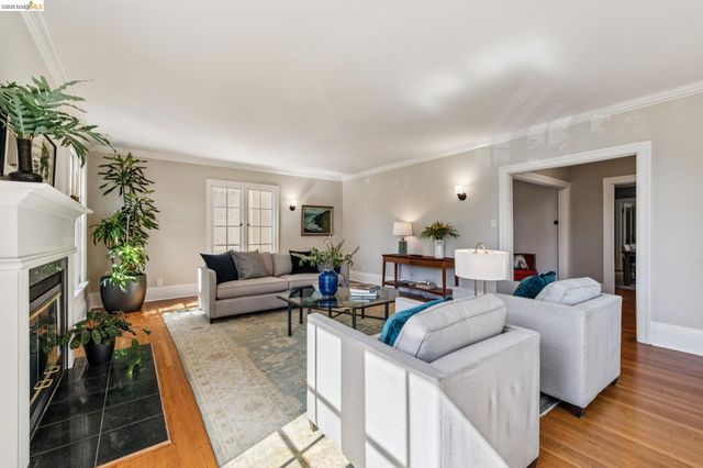 1643 Walnut St, Berkeley, CA 94709