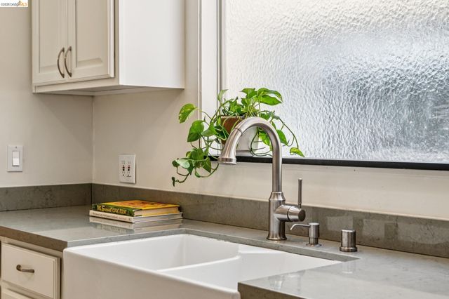 1643 Walnut St, Berkeley, CA 94709