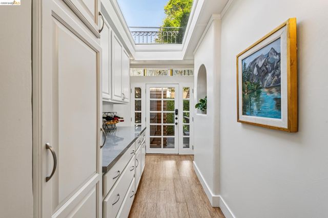 1643 Walnut St, Berkeley, CA 94709