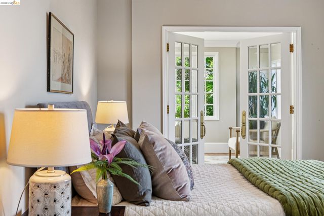 1643 Walnut St, Berkeley, CA 94709